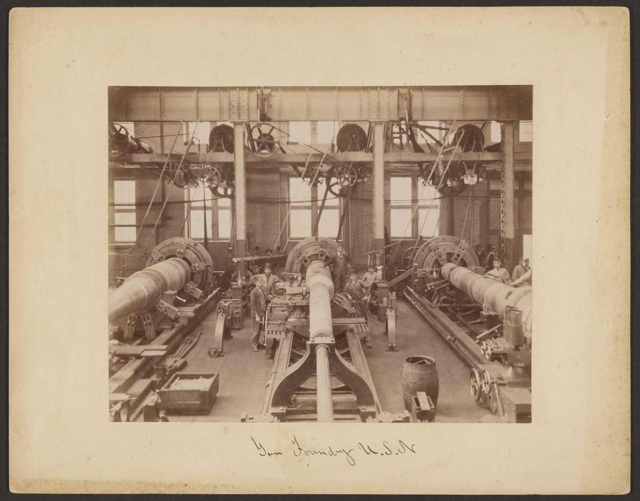 Gun Foundry U.S.N. autorstwa Edward H. Hart