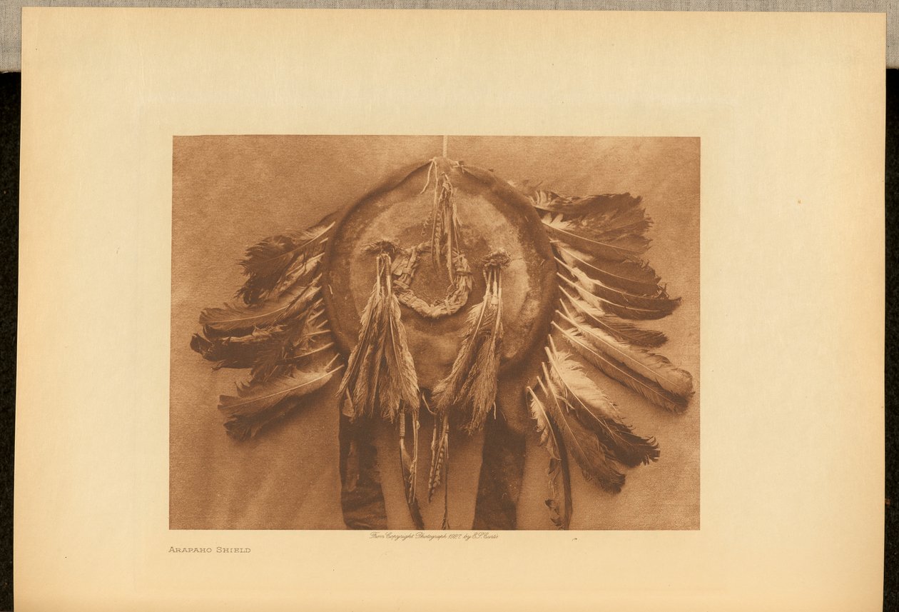 Arapaho-Schild autorstwa Edward S. Curtis