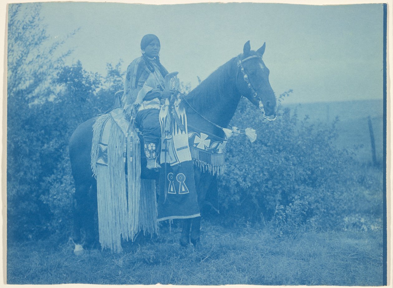 [Kobieta z plemienia Cayuse na koniu] autorstwa Edward S. Curtis