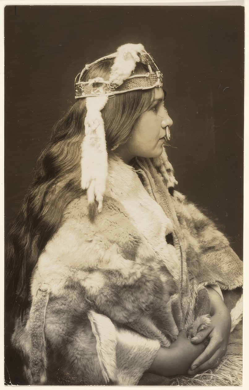 Naida, dumna księżniczka autorstwa Edward S. Curtis