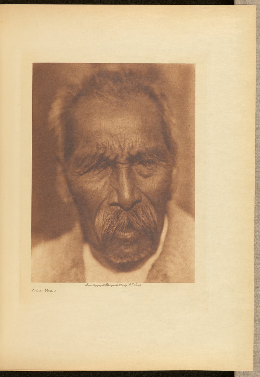 Otila - Maidu autorstwa Edward S. Curtis