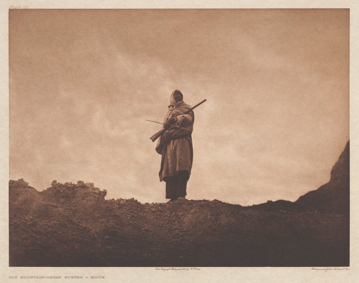 Portfolio III, plansza 110: Łowca owiec górskich autorstwa Edward S. Curtis