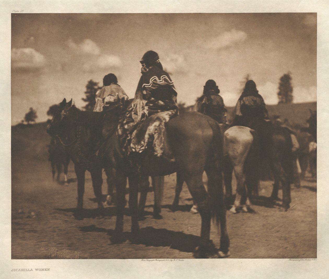Portfolio I, plansza 25: Kobiety Jicarilla autorstwa Edward S. Curtis