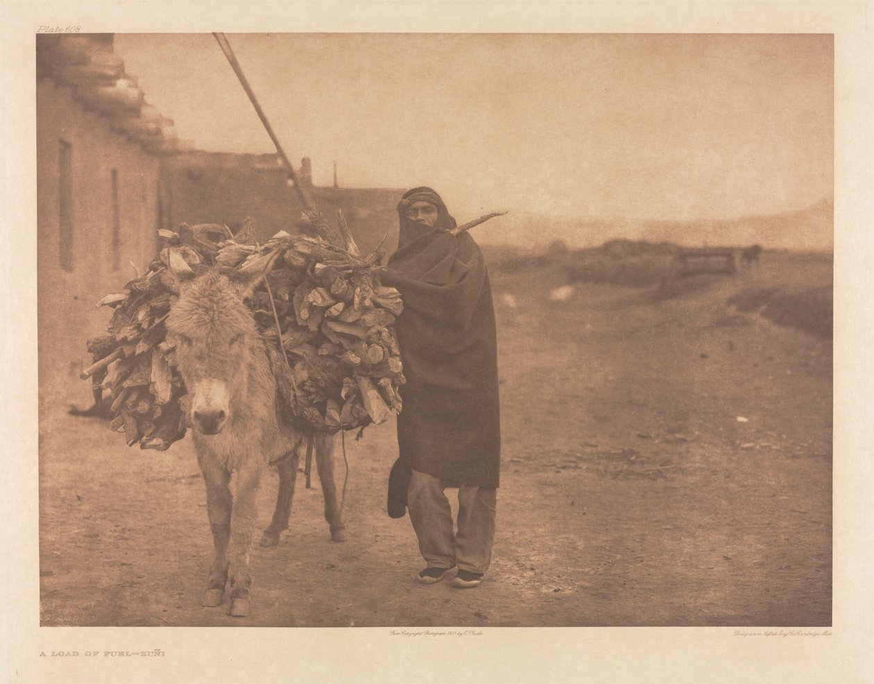 Portfolio XVII, płyta 608: Ładunek paliwa - Zuñi autorstwa Edward S. Curtis