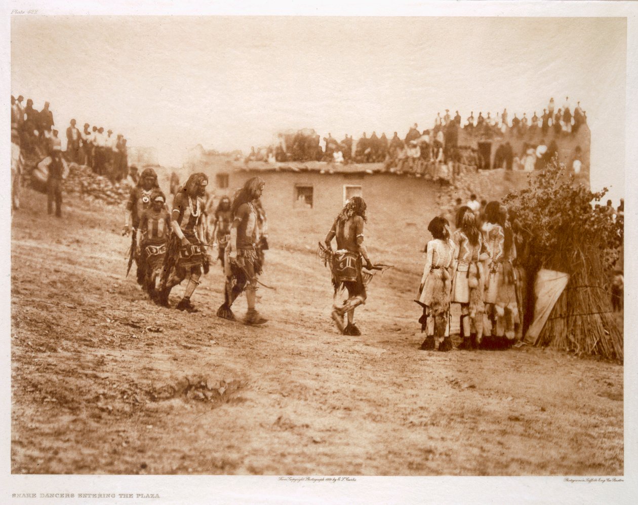 Tancerze Węży wchodzą na Plac autorstwa Edward Sheriff (after) Curtis