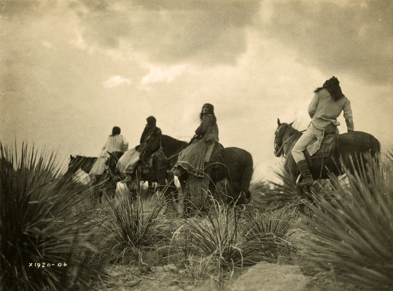 Przed burzą, ok. 1906 r. (zdjęcie czarno-białe) autorstwa Edward Sheriff Curtis