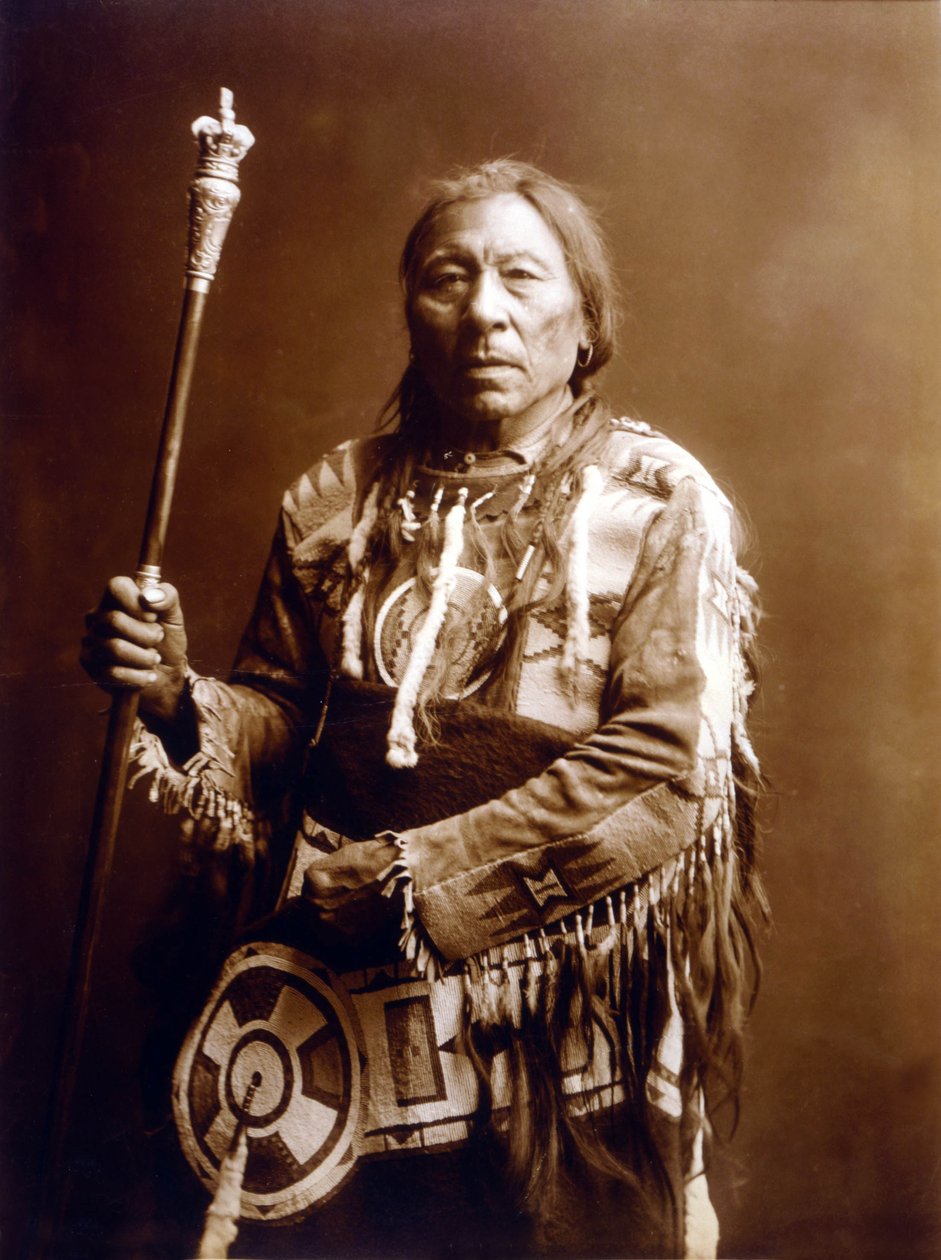 Biegnący Królik (Aatsista-Mahkan 1833-1911), Indianin Blackfeet, ok. 1900, fot. Edward S. Curtis autorstwa Edward Sheriff Curtis