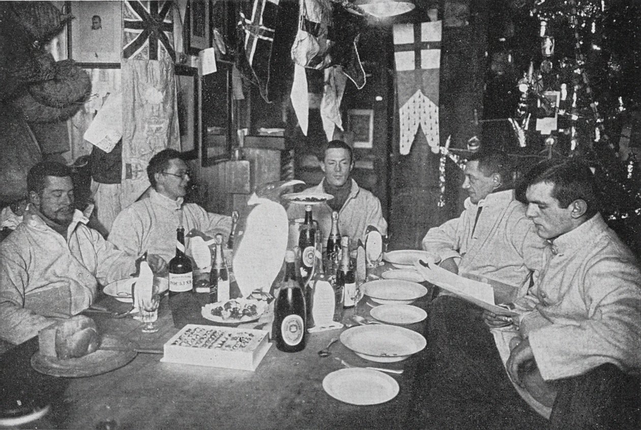 Obiad Śródzimowy, 22 czerwca 1912 (zdjęcie czarno-białe) autorstwa Edward W. Nelson