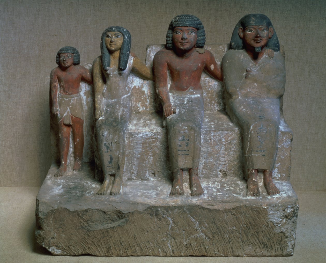 Statuetka grupy rodzinnej (pigment na kredzie) autorstwa Egyptian