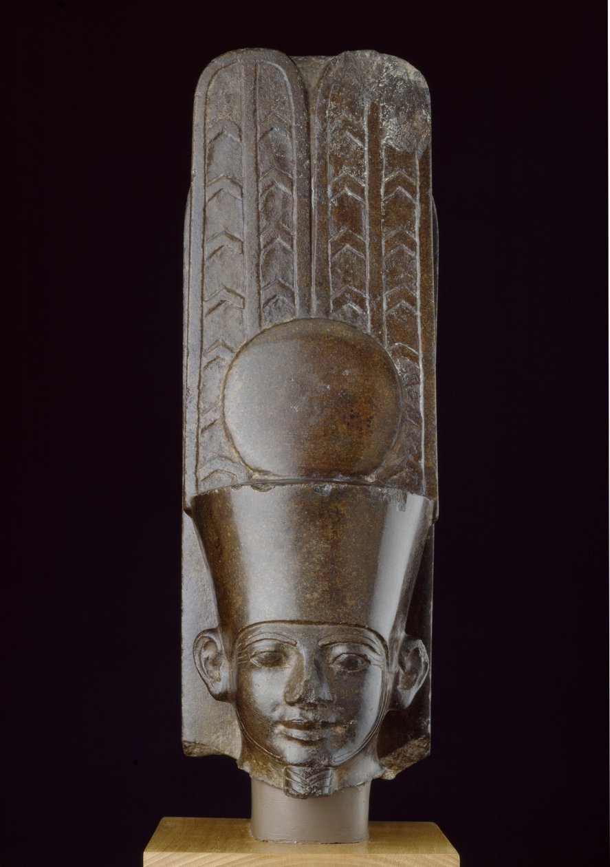 Kwarcytowa głowa Amona wyryta na tylnym filarze z horusowym imieniem Tanewatamani wyrzeźbionym ciemnobrązowym kwarcytem autorstwa Egyptian 25th Dynasty