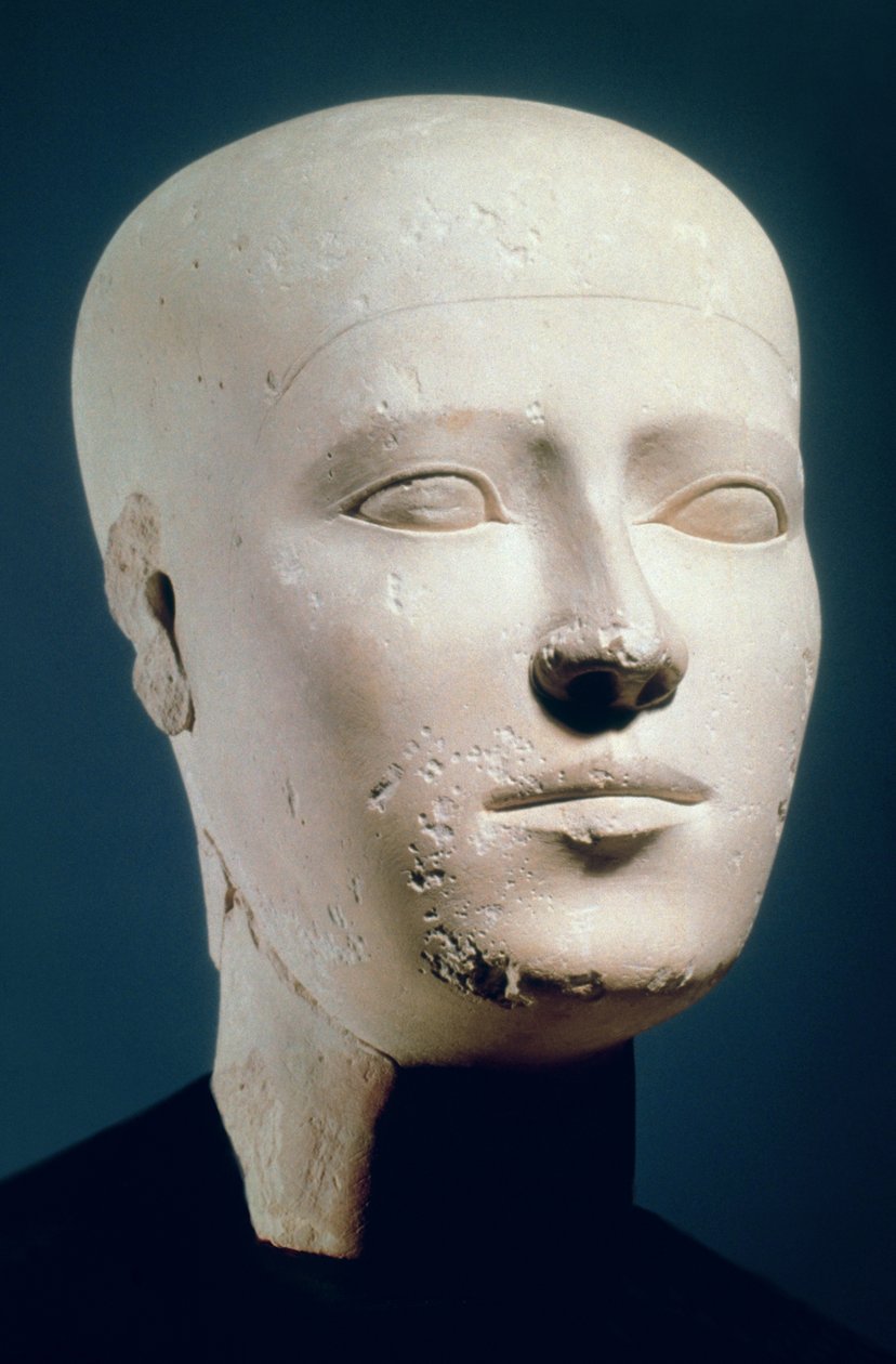 Portret głowy z grobów nekropolii w Gizie, ok. 2600 pne (wapień) autorstwa Egyptian 4th Dynasty