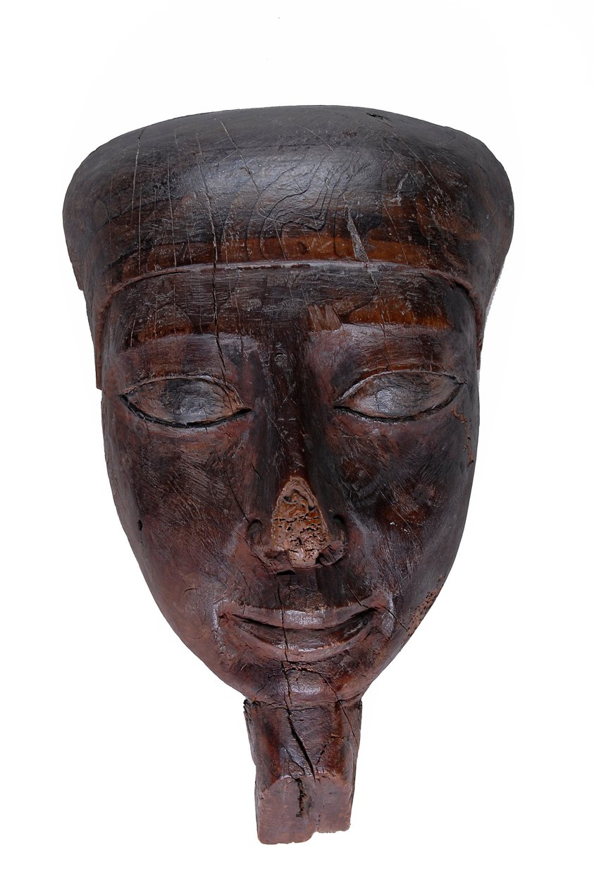 Maska na twarz z trumny, drewno 330-323 pne ze śladami farby autorstwa Egyptian Ptolemaic Period