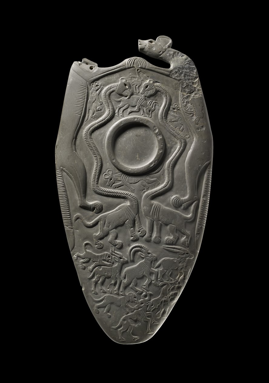 Paleta ceremonialna ze zbiornikiem do rozcierania farby do oczu, w otoczeniu rzeźbionych zwierząt, ze Złoża Głównego, Hierakonpolis, Egipt, ok.3000 pne (łupek) autorstwa Egyptian