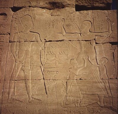 Relief przedstawiający faraona i jego rodzinę (piaskowiec) (patrz także 59222) autorstwa Egyptian