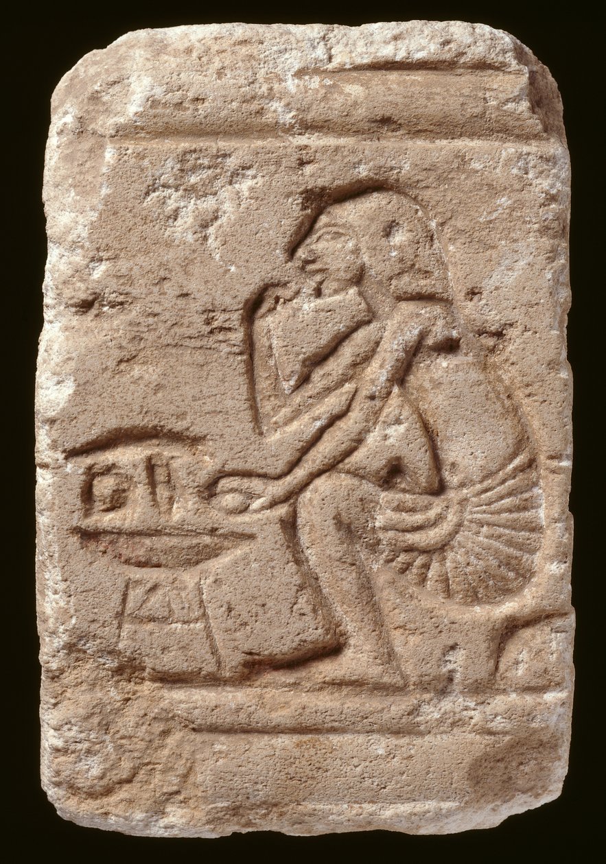 Relief mężczyzny siedzącego przy stole, Okres Amarna (wapień) autorstwa Egyptian
