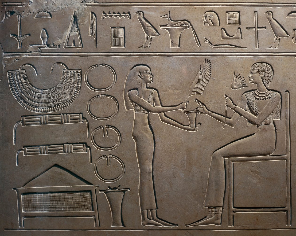 Fragment płaskorzeźby ze sługą pokazującym klejnoty królowej, z sarkofagu królowej Kawit, świątyni Mentuhotepa II, Deir el Bahari, Egipt autorstwa Egyptian 11th Dynasty