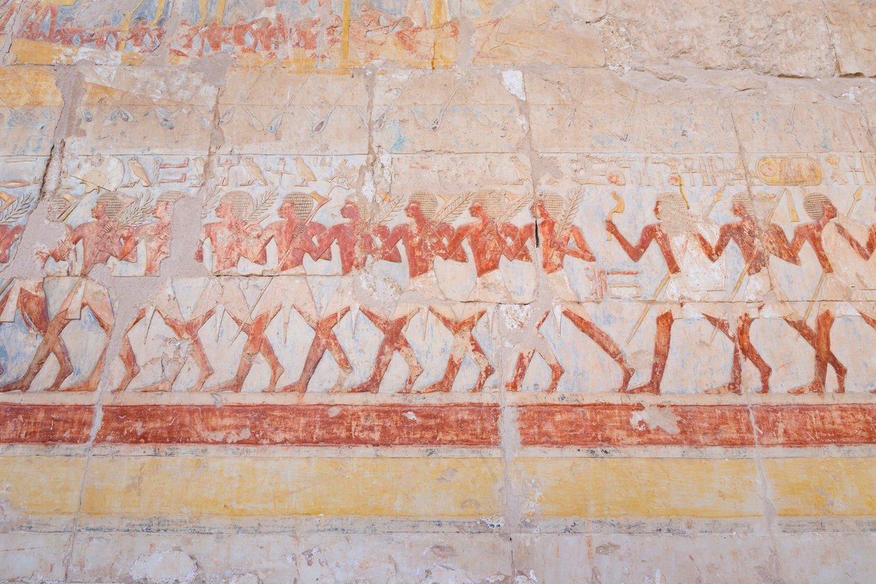 Płaskorzeźba przedstawiająca podróż Hatszepsut do kraju Punt (Somalia), świątynia Hatszepsut w Deir Al Bahari, Luksor, Egipt (zdjęcie) autorstwa Egyptian 18th Dynasty