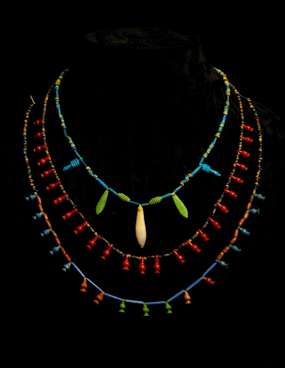 Naszyjniki z koralików, Nowe Królestwo (fajans) autorstwa Egyptian 18th Dynasty