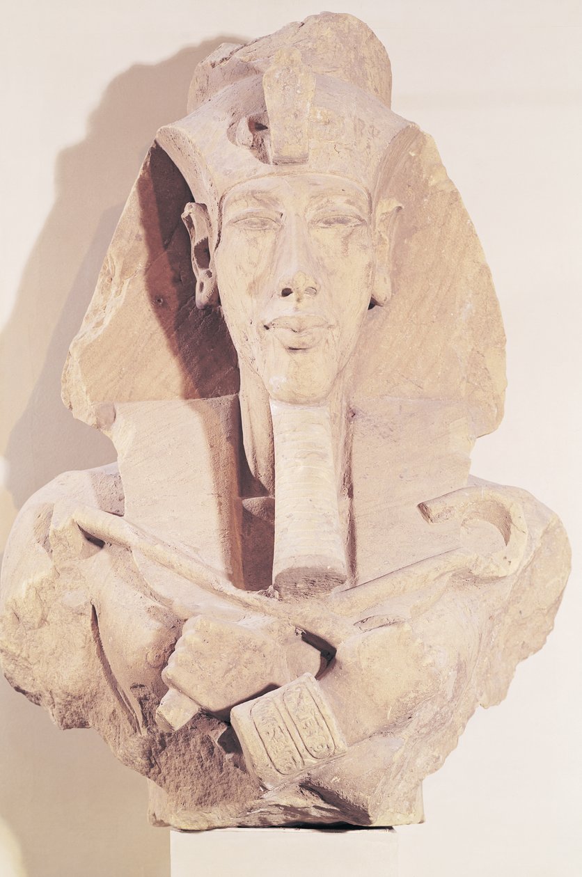 Popiersie Amenophisa IV (Echenatona) (ok. 1364-1347 pne) ze świątyni Amona, Karnak, Nowe Państwo, ok. 1353-1337 pne (piaskowiec) autorstwa Egyptian 18th Dynasty
