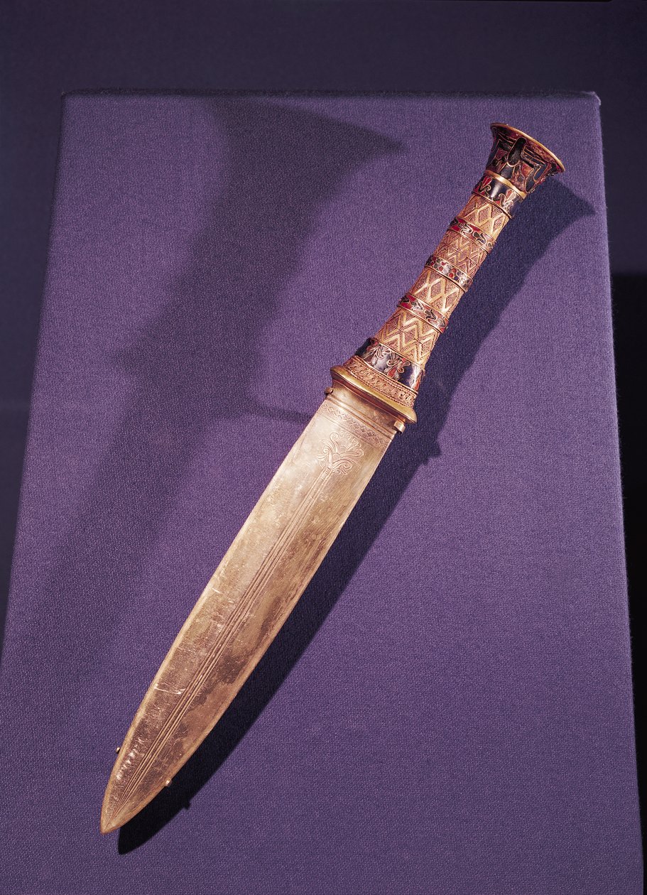 Sztylet, z Grobowca Tutanchamona (ok. 1370-1352 pne) Nowe Królestwo (złoto i dzieło cloisonne z kamieni półszlachetnych i szkła) autorstwa Egyptian 18th Dynasty