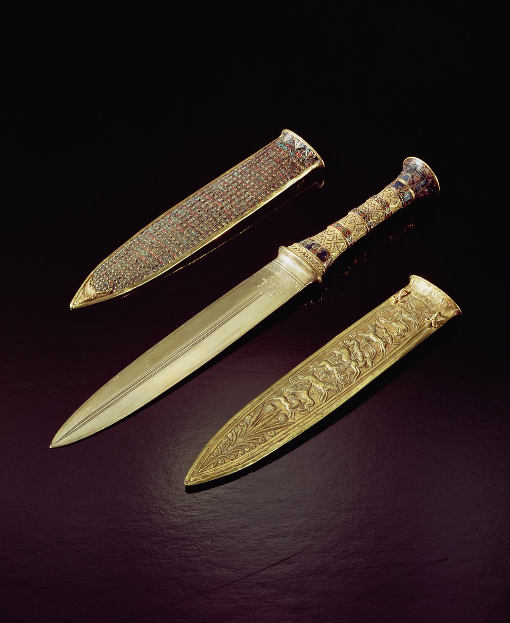 Złoty sztylet i pochwa, z Grobowca Tutanchamona (ok. 1370-1352 pne) Nowe Królestwo (złoto inkrustowane kamieniami półszlachetnymi) autorstwa Egyptian 18th Dynasty