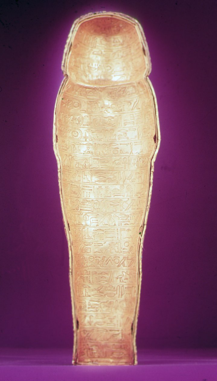 Wnętrze jednej z trumien kanopskich, z grobowca Tutanchamona (ok. 1370-1352 pne) Nowe Królestwo (bite złoto) (patrz także 227991-2) autorstwa Egyptian 18th Dynasty