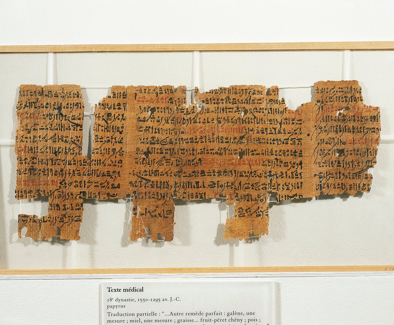 Recepta medyczna zapisana na papirusie autorstwa Egyptian 18th Dynasty