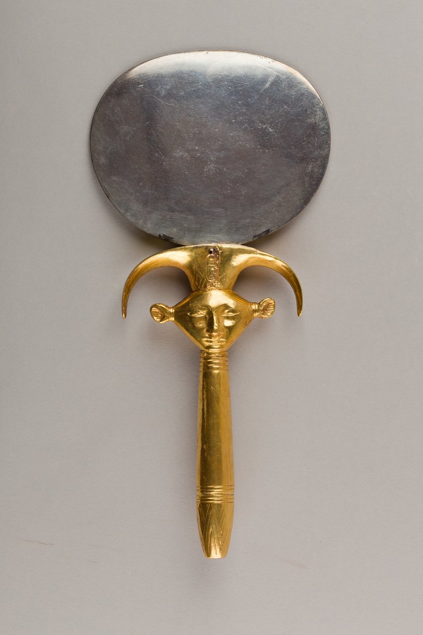 Lustro z uchwytem w formie godła Hathor, ok. 1930 r. 1479-1425 pne (srebro, drewno i złoto) autorstwa Egyptian 18th Dynasty