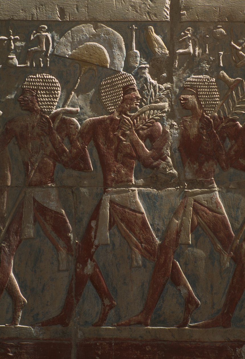 Relief przedstawiający paradę ku czci bogini Hathor, szczegół, ze świątyni grobowej w Hatszepsut (ok. 1503-1482 pne) Nowe Królestwo (malowany wapień) (patrz także 382845) autorstwa Egyptian 18th Dynasty