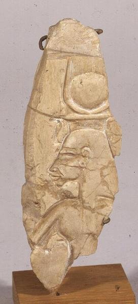 Fragment reliefu przedstawiający Nefertiti, z Tell el-Amarna, Nowe Królestwo (wapień) autorstwa Egyptian 18th Dynasty