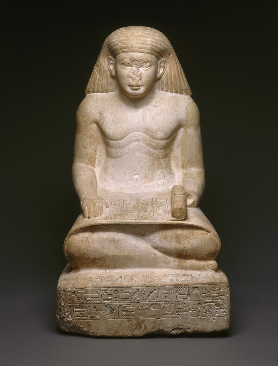Posąg skryby Amunhotepa, syna Nebiry, c.1426-1400 pne (wapień) (patrz 200932) autorstwa Egyptian 18th Dynasty