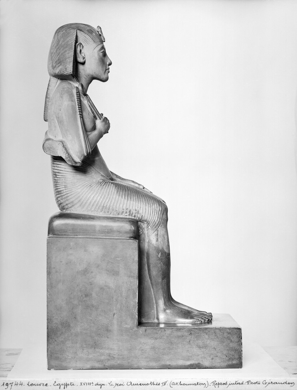 Siedzący posąg Amenophisa IV (Echenaton), Nowe Państwo, ok. 1375-1354 pne (steatyt) autorstwa Egyptian 18th Dynasty