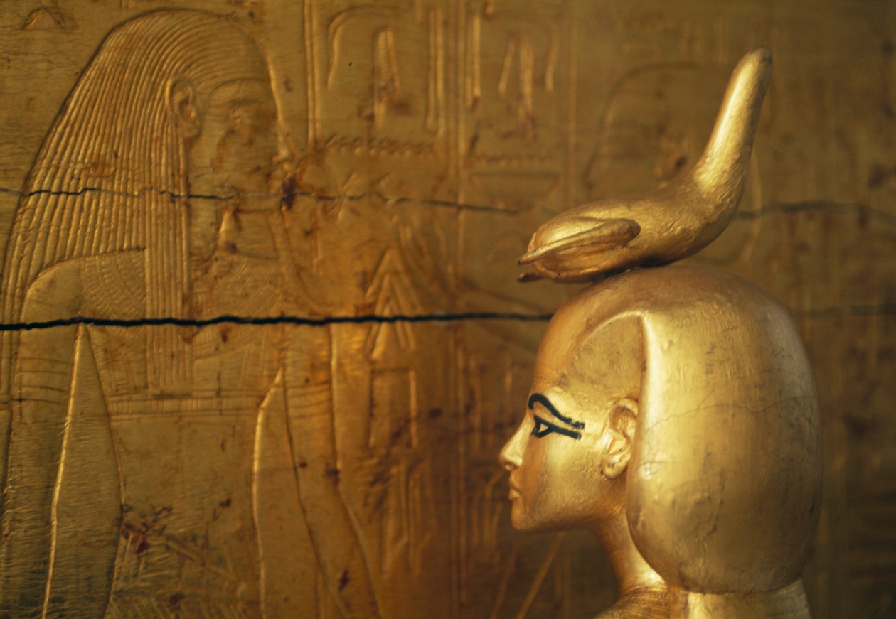 Posąg Selkisa lub Serketa chroniący skrzynię ze słojami kanopskimi, Skarbiec Tutanchamona autorstwa Egyptian 18th Dynasty