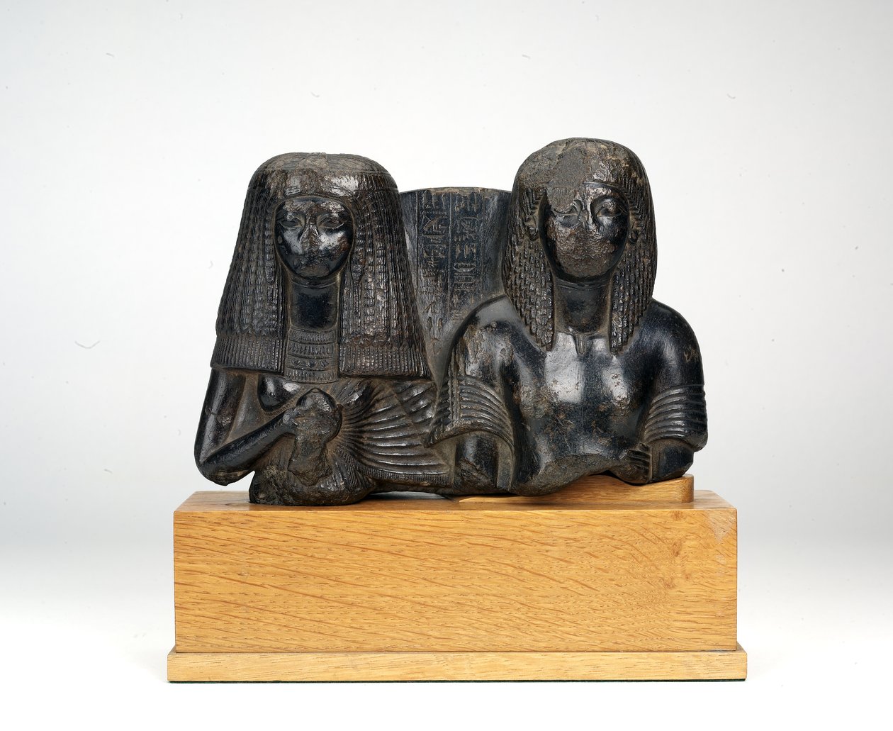 Statuetka oficera wojskowego Huy i jego żony Nay, śpiewaczki Amona, Nowe Królestwo (steatyt) autorstwa Egyptian 18th Dynasty