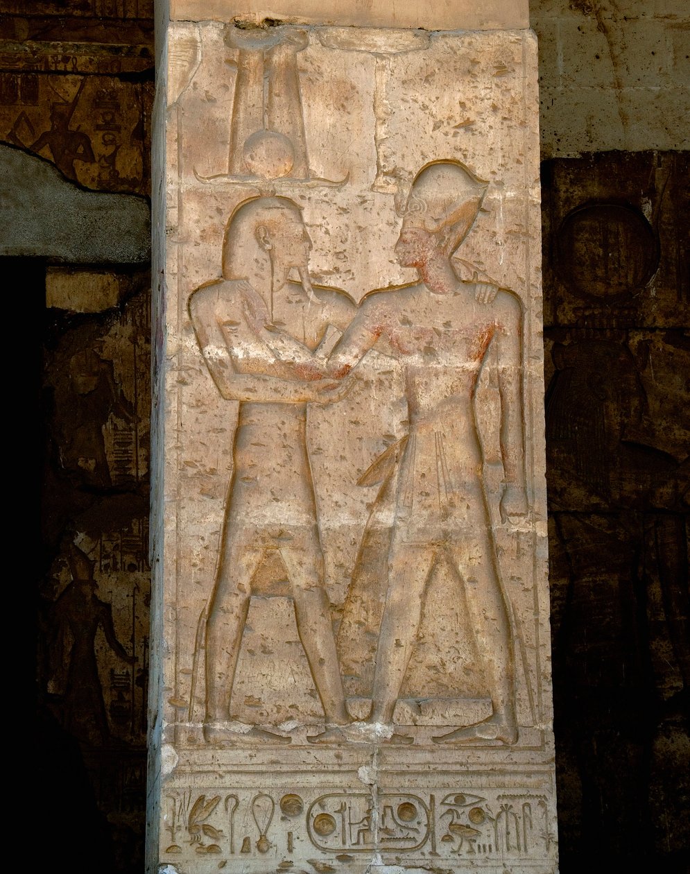 Sztuka starożytnego Egiptu: Płaskorzeźba na kolumnie świątyni Seti I (Sety lub Seti I autorstwa Egyptian 19th Dynasty