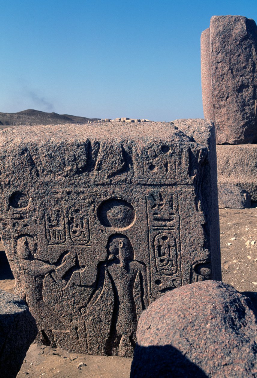 Blok z reliefami i inskrypcjami Ramzesa II, Wielka Świątynia Amona, Tanis, Egipt, Nowe Państwo, XIX dynastia autorstwa Egyptian 19th Dynasty