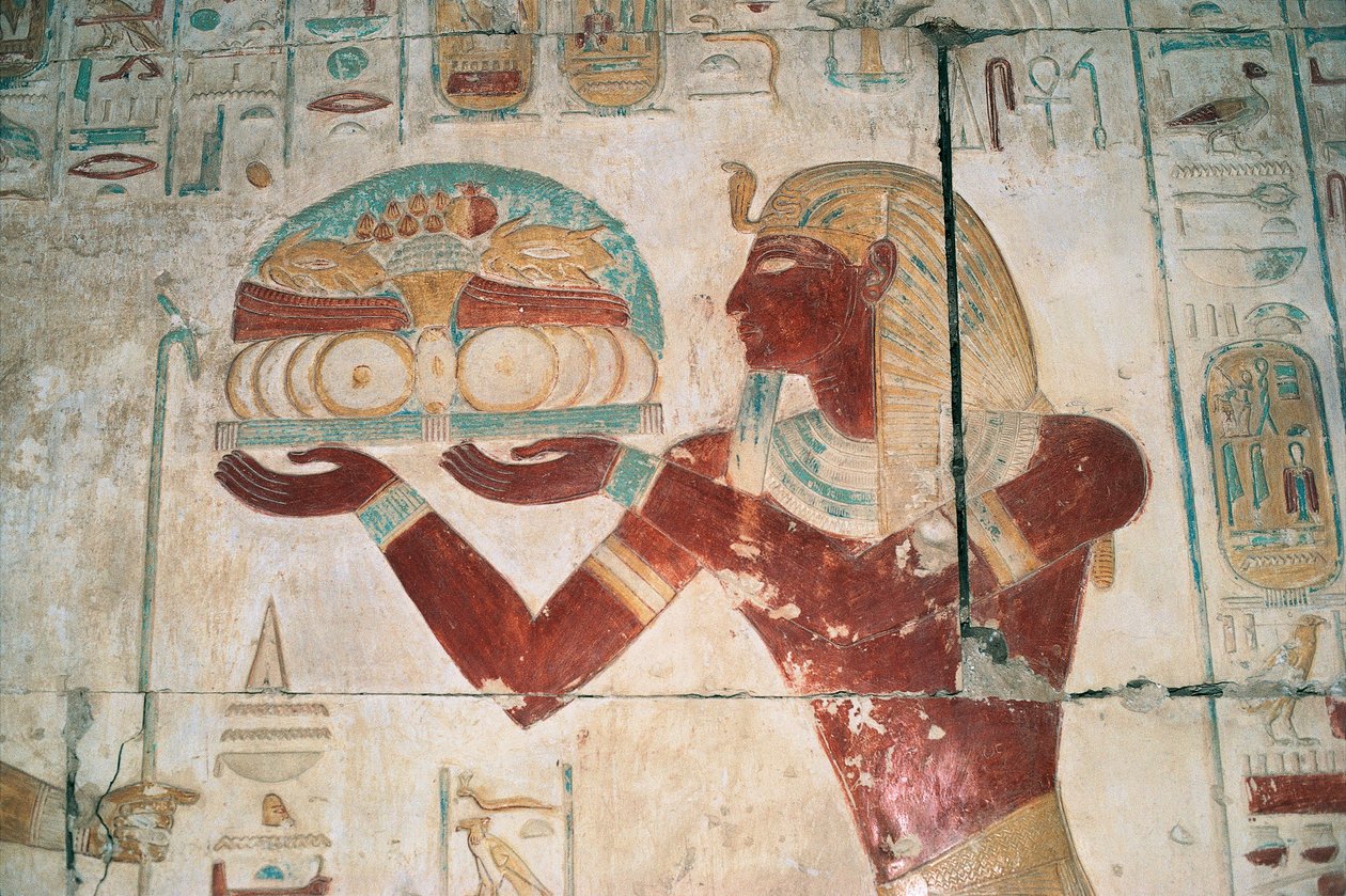 Egipt, Abydos, świątynia faraona Setiego I, kaplica Ozyrysa, malowany relief przedstawiający niosącego ofiarę autorstwa Egyptian 19th Dynasty