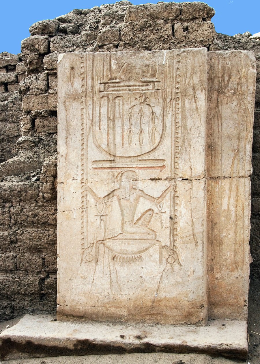 Starożytność egipska: stela faraona Ramzesa II (1279-1213 pne) z długowieczną przysięgą, poświęcona mu Świątynia Pogrzebowa, miejsce Ramasseum w Luksorze, Egipt. autorstwa Egyptian 19th Dynasty