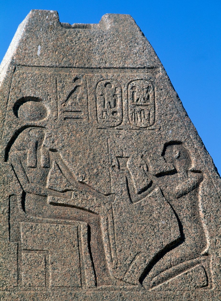 Obelisk z płaskorzeźbami i inskrypcjami Ramzesa II, Wielka Świątynia Amona, Tanis, Egipt, cywilizacja egipska, Nowe Państwo, dynastia XIX autorstwa Egyptian 19th Dynasty