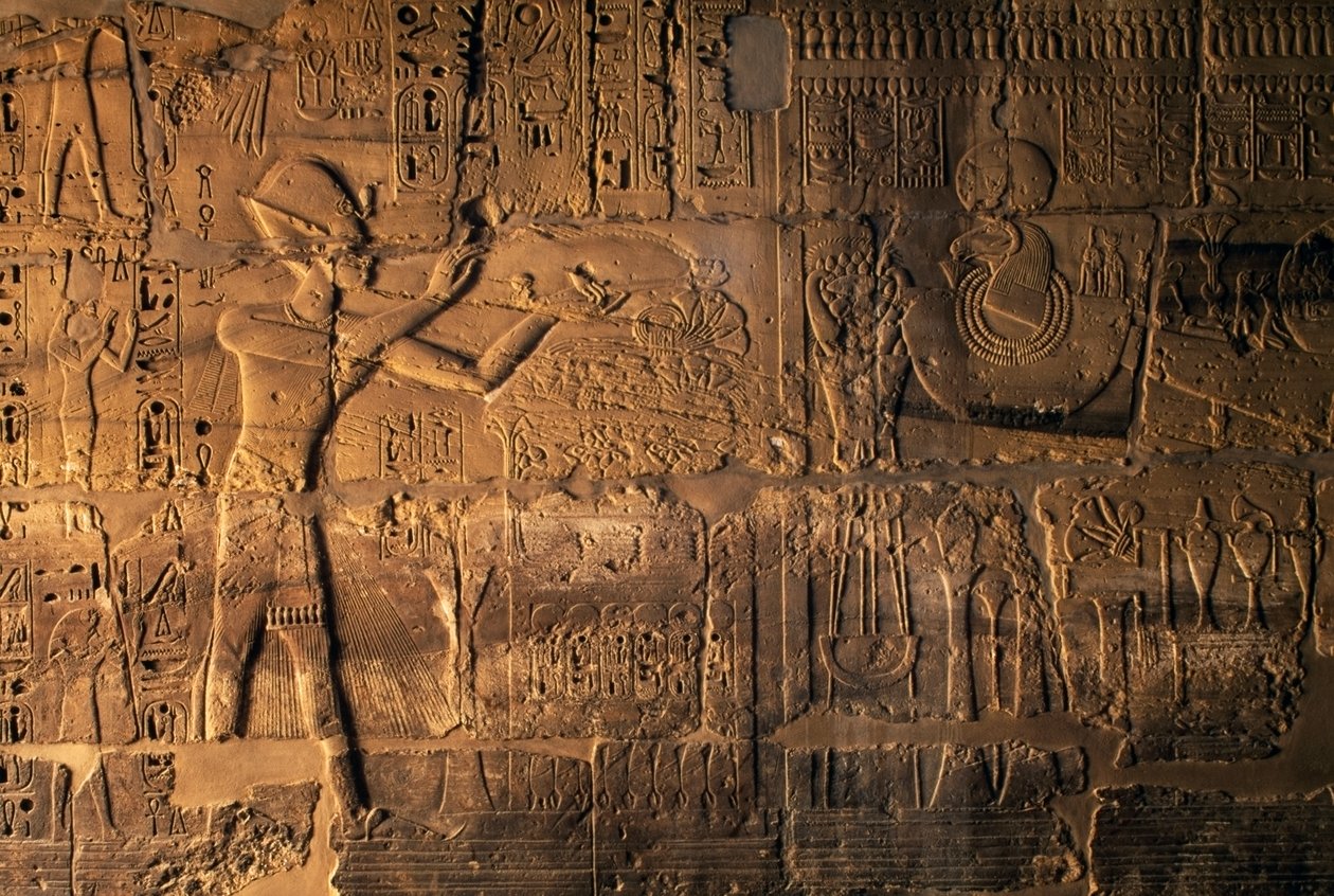 Ramzes II składający ofiary przed świętą łodzią, Karnak, Egipt (relief) autorstwa Egyptian 19th Dynasty