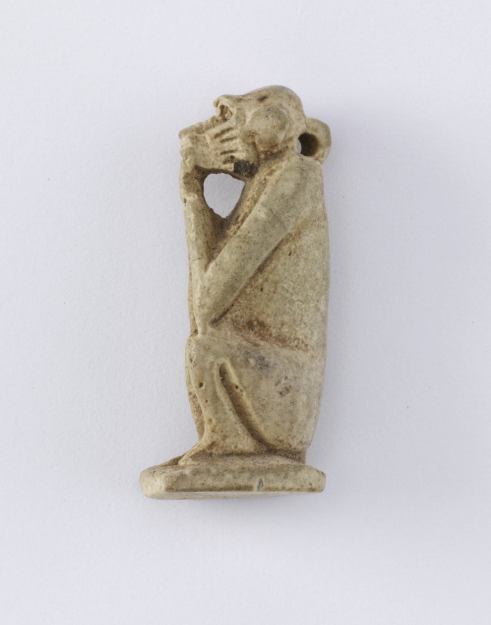 Siedząca małpa, New Kingdom, c.1292-1190 pne (glina) autorstwa Egyptian 19th Dynasty