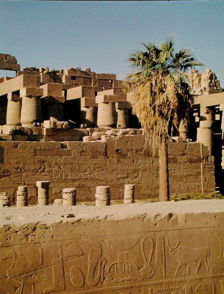 Ściana Ramzesa II i Świątynia Totmesa autorstwa Egyptian 19th Dynasty