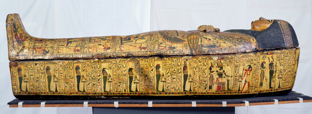 Nesjamono mumijos karstas ir viršelis, galbūt rastas Deir El Bahri mieste, Naujojoje karalystėje, apie 1100 m. pr. Kr. (dažyta mediena)polis autorstwa Egyptian 20th Dynasty