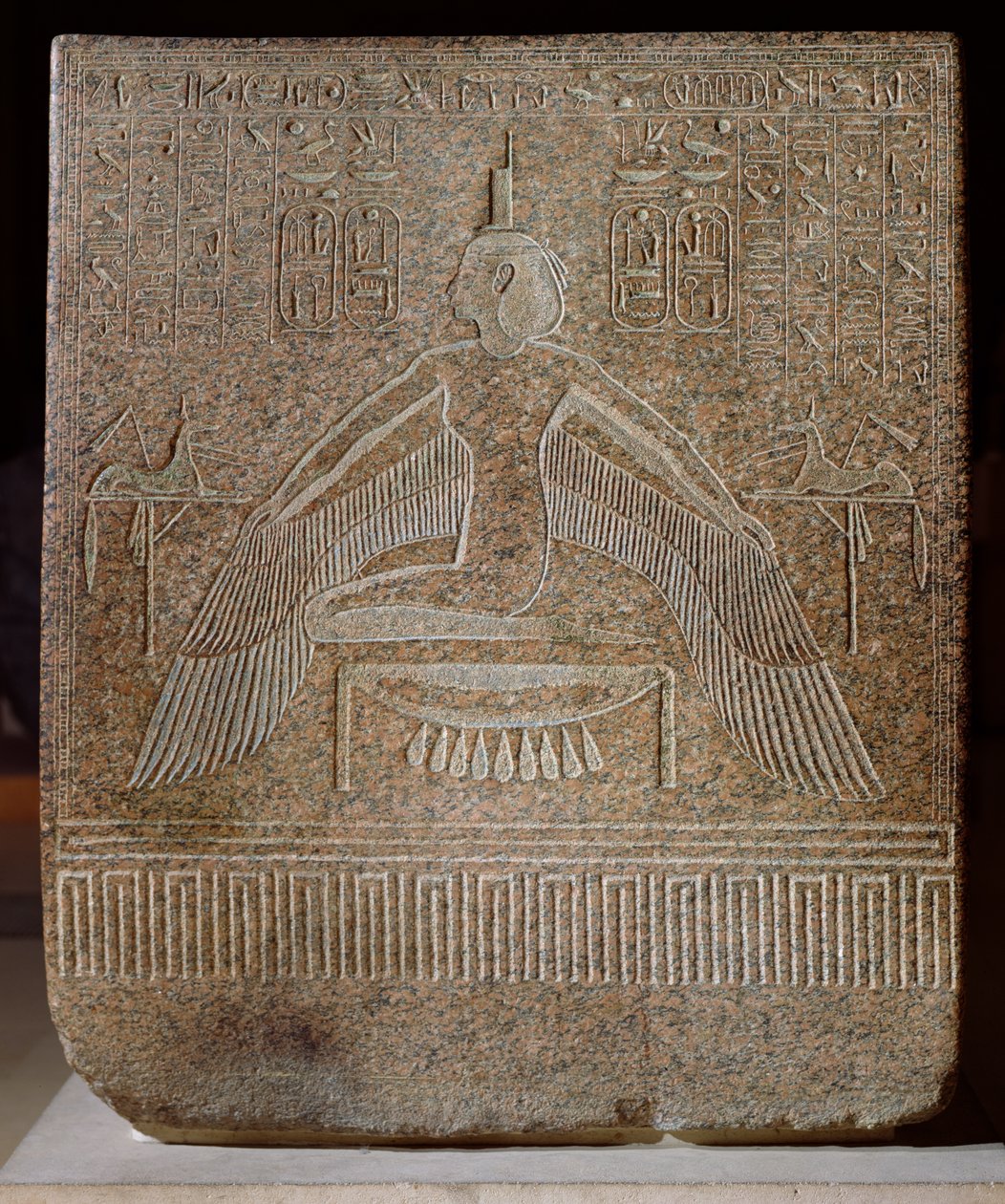 Isis Pterophor, z sarkofagu Ramzesa III (ok. 11854-1153 pne) z jego grobowca w Dolinie Królów, Nowe Królestwo (różowy granit) autorstwa Egyptian 20th Dynasty