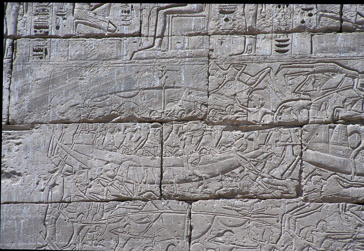 Ludzie morza, bitwa morska pod Ramzesem III, Medinet Habu, kamień 1195-64 pne autorstwa Egyptian 20th Dynasty