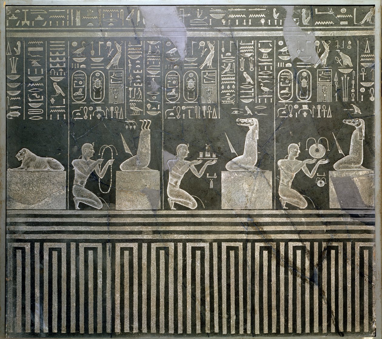 Płaskorzeźba przedstawiająca faraona Nektanebo (380-62 pne) składającego ofiary bogom, Epoka Późna autorstwa Egyptian 30th Dynasty