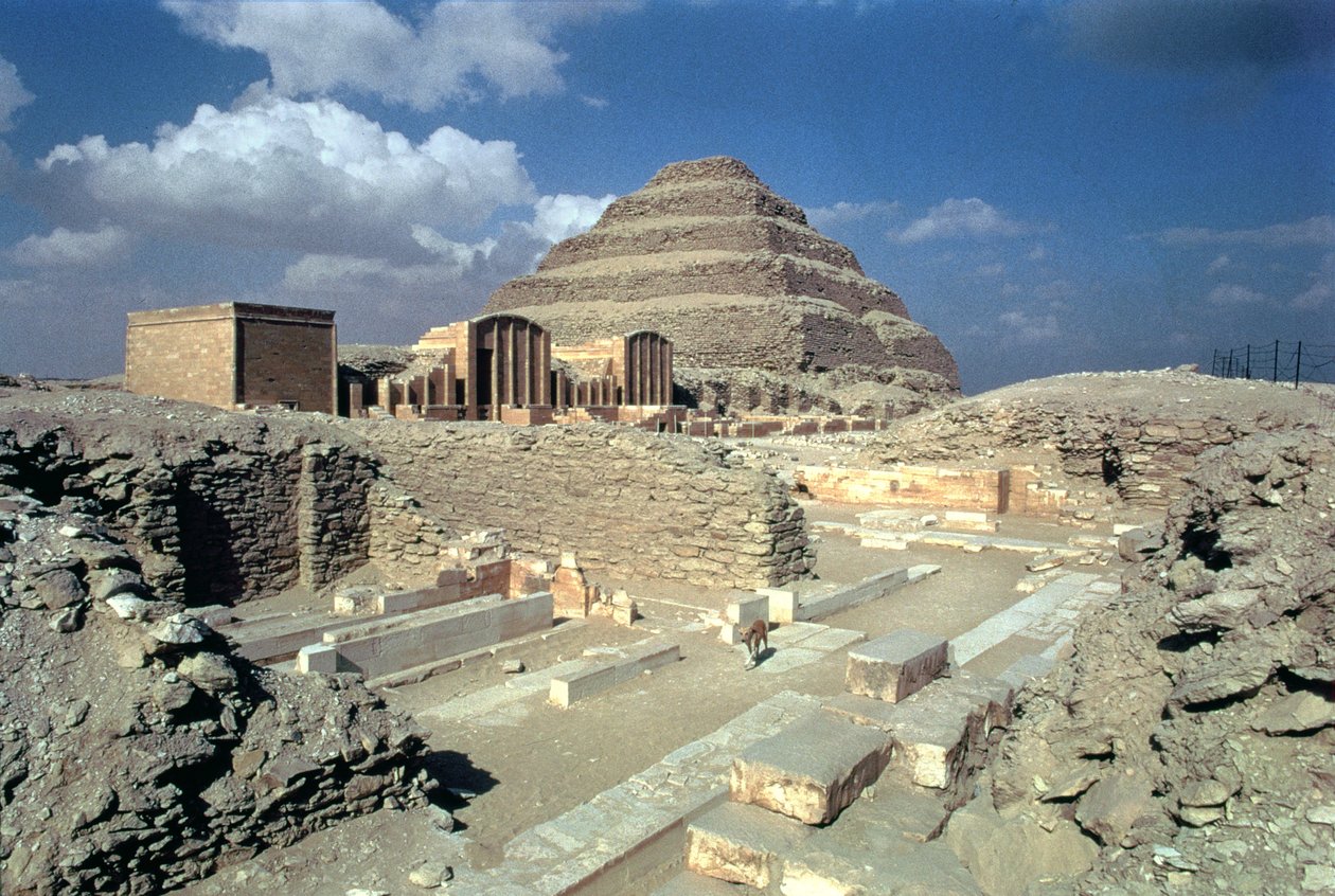 Kompleks Dżesera obejmujący Piramidę Schodkową i wejście do zagrody, Egipcjan, Stare Państwo autorstwa Egyptian 3rd Dynasty