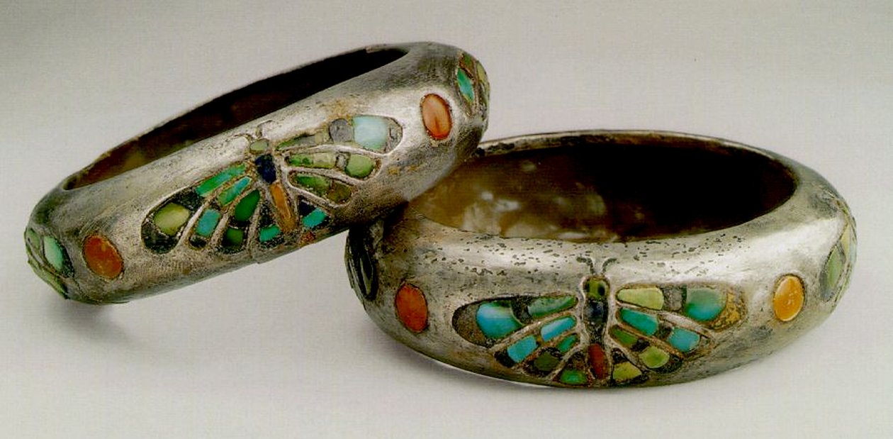 Bransoletki Queen Hetep-heres Is (srebrne, turkusowe, lapis-lazuli, karneol) autorstwa Egyptian 4th Dynasty