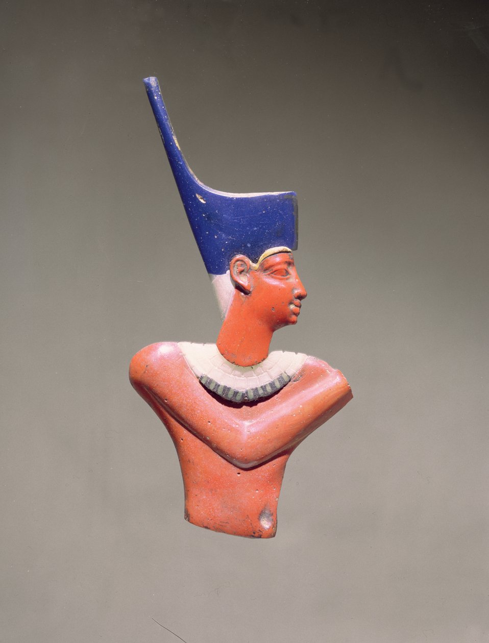 Intarsjowana postać króla (szkło nieprzezroczyste ze śladami złoceń) autorstwa Egyptian Ptolemaic Period