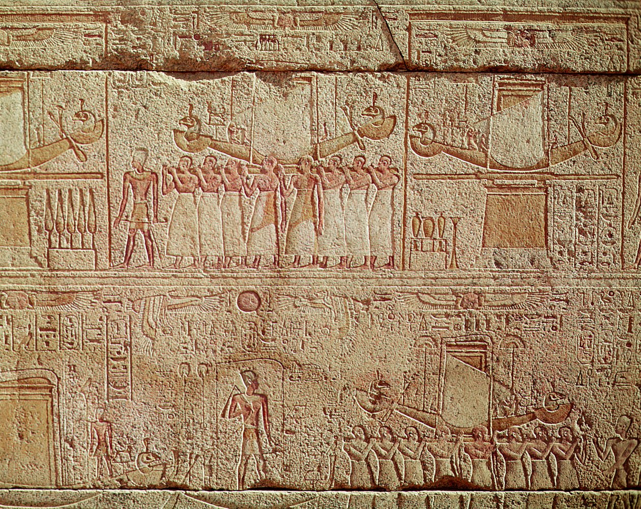 Relief przedstawiający święte łodzie niesione przez kapłanów w procesji, z Sanktuarium Filipa Arrhidaeusa (323-317 pne) Dynastia Macedońska (granit) autorstwa Egyptian Ptolemaic Period